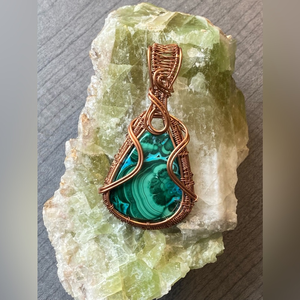 NWOT Genuine Malachite in Chrysocolla Gemstone, Copper Wire Wrap Pendant - Picture 7 of 16